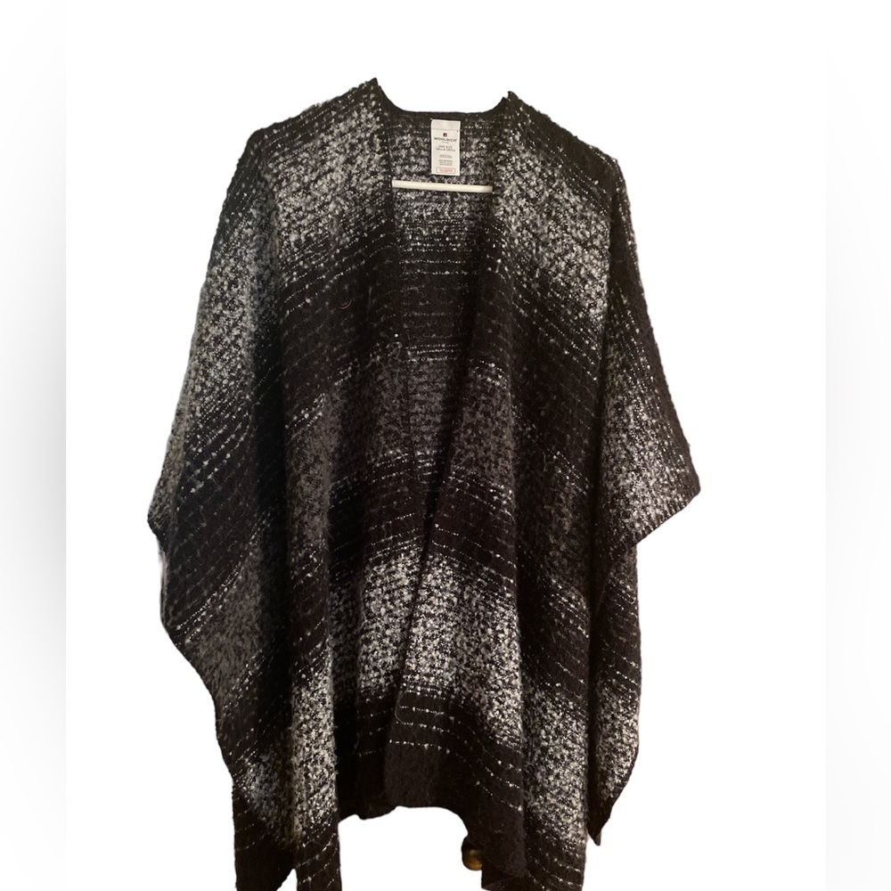 Woolrich • Cozy Bouclé Blanket Sweater Wrap Poncho